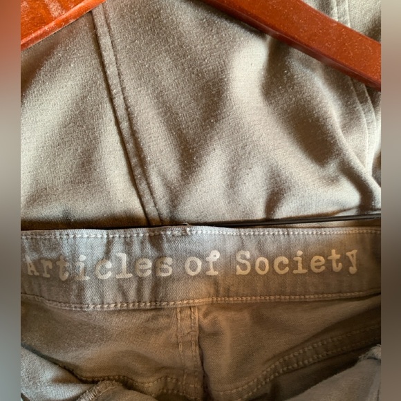 Articles of society green khaki shorts, Size 31 - Picture 4 of 4